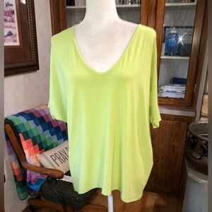 CLARA SUN WOO SIZE LARGE LIME GREEN TOP WITH CUTOUT SHOULDERS LITS OF MOVEMENT